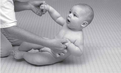 Иллюстрация к книге — PEKiP. Игра и движение. Более 100 развивающих игр для детей первого года жизни [i_041.jpg]