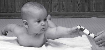 Иллюстрация к книге — PEKiP. Игра и движение. Более 100 развивающих игр для детей первого года жизни [i_050.jpg]