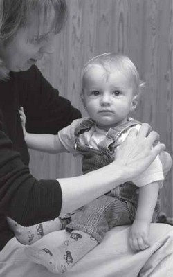 Иллюстрация к книге — PEKiP. Игра и движение. Более 100 развивающих игр для детей первого года жизни [i_078.jpg]