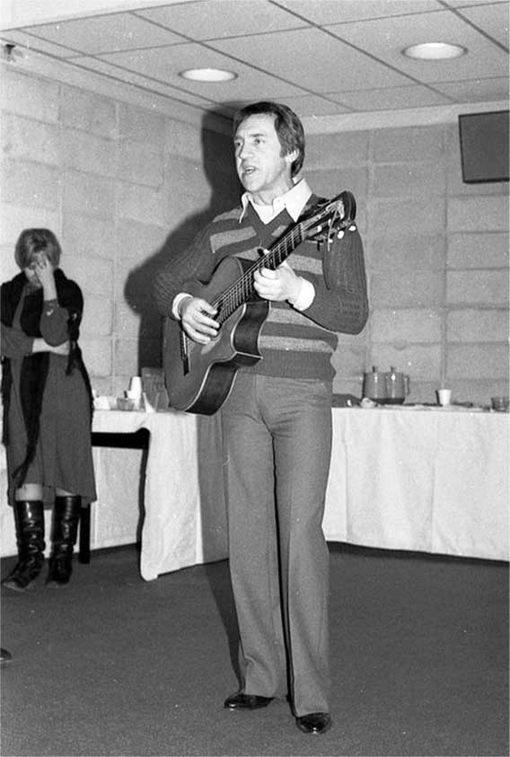 Иллюстрация к книге — Я лечила Высоцкого [i_128.jpg]