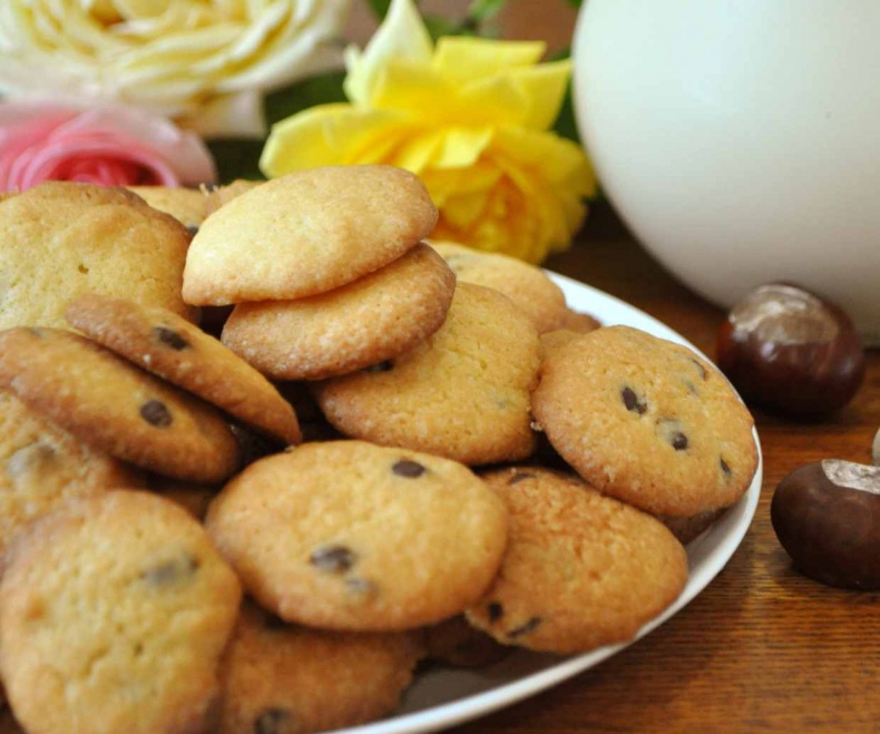 Иллюстрация к книге — Рецепты. Печенье с «изюминкой» [i_026.jpg]