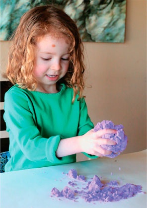 Иллюстрация к книге — Дома весело! Развивающие игры для самых маленьких [i_037.jpg]