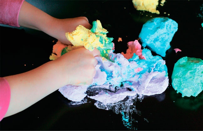 Иллюстрация к книге — Дома весело! Развивающие игры для самых маленьких [i_040.jpg]