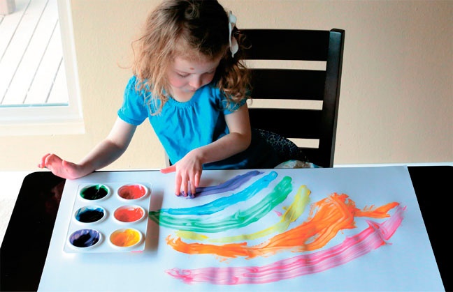 Иллюстрация к книге — Дома весело! Развивающие игры для самых маленьких [i_084.jpg]