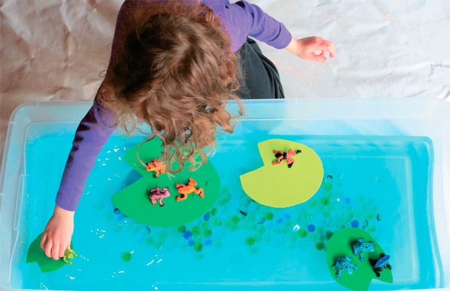 Иллюстрация к книге — Дома весело! Развивающие игры для самых маленьких [i_113.jpg]