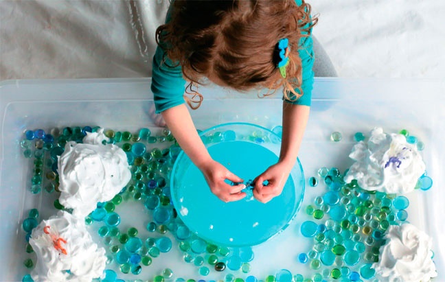 Иллюстрация к книге — Дома весело! Развивающие игры для самых маленьких [i_120.jpg]