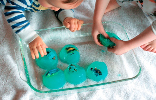 Иллюстрация к книге — Дома весело! Развивающие игры для самых маленьких [i_196.jpg]