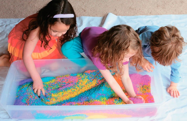 Иллюстрация к книге — Дома весело! Развивающие игры для самых маленьких [i_200.jpg]