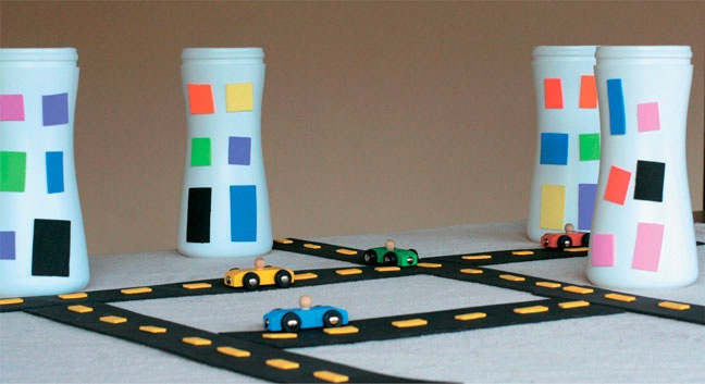 Иллюстрация к книге — Дома весело! Развивающие игры для самых маленьких [i_242.jpg]