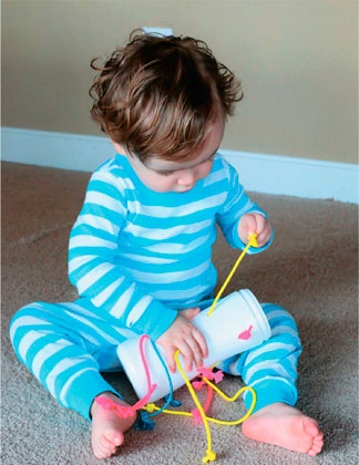 Иллюстрация к книге — Дома весело! Развивающие игры для самых маленьких [i_244.jpg]