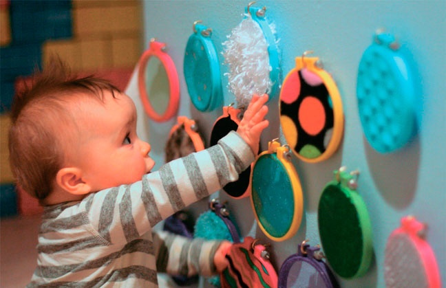 Иллюстрация к книге — Дома весело! Развивающие игры для самых маленьких [i_254.jpg]