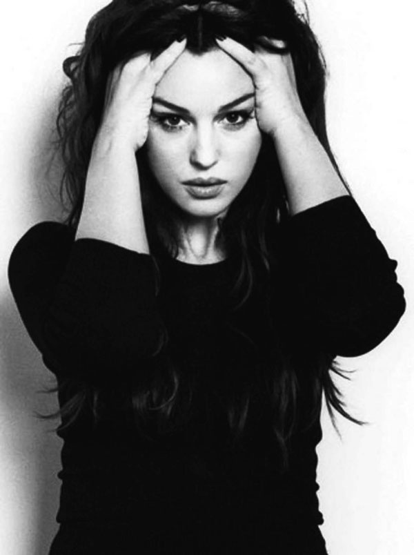 Иллюстрация к книге — Моника Беллуччи. Кто простит мне мою красоту [i_039.jpg]