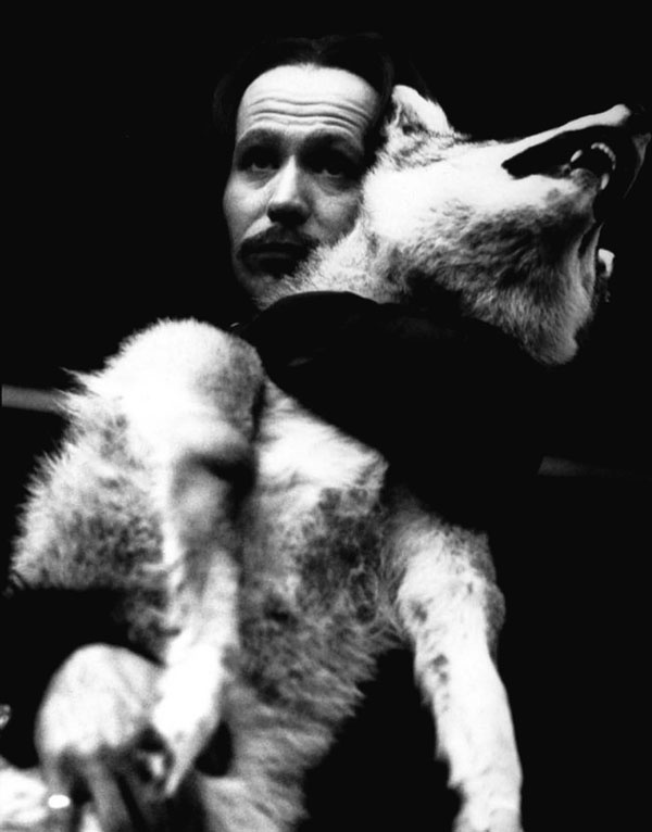 Иллюстрация к книге — Моника Беллуччи. Кто простит мне мою красоту [i_043.jpg]