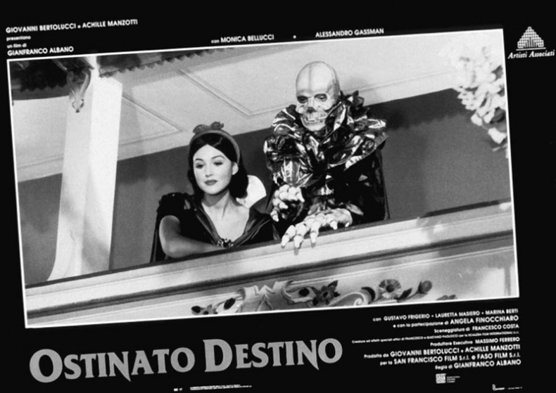 Иллюстрация к книге — Моника Беллуччи. Кто простит мне мою красоту [i_049.jpg]