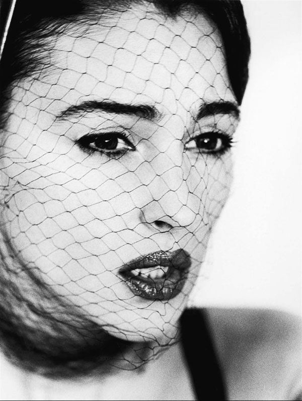 Иллюстрация к книге — Моника Беллуччи. Кто простит мне мою красоту [i_107.jpg]