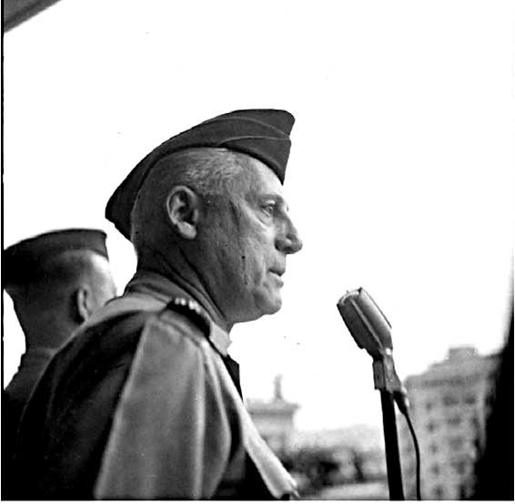 Иллюстрация к книге — Зачем России Марин Ле Пен [i_022.jpg]