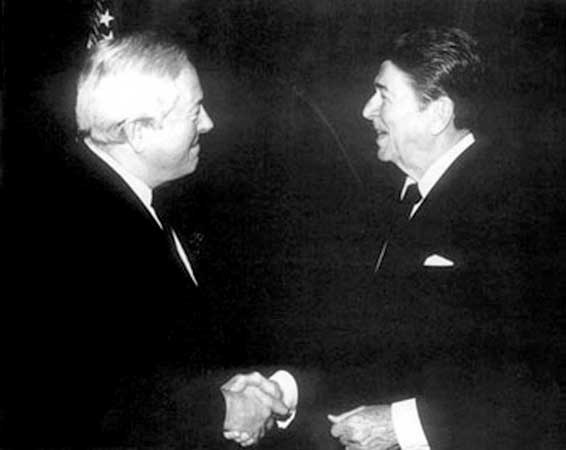 Иллюстрация к книге — Зачем России Марин Ле Пен [i_029.jpg]