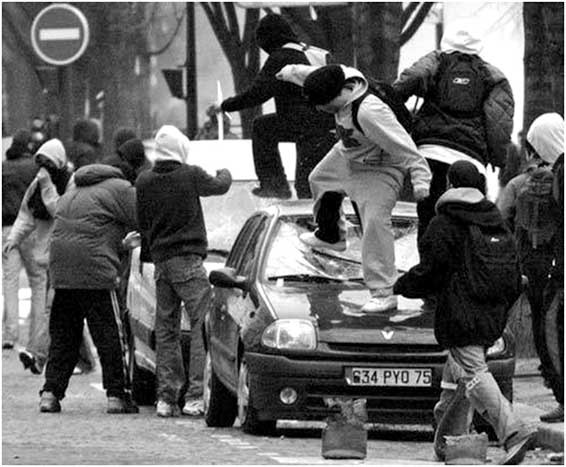 Иллюстрация к книге — Зачем России Марин Ле Пен [i_035.jpg]