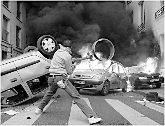 Иллюстрация к книге — Зачем России Марин Ле Пен [i_036.jpg]