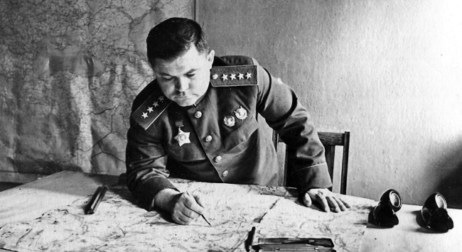 Иллюстрация к книге — Прохоровка. Неизвестное сражение Великой войны [i_019.jpg]