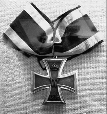 Иллюстрация к книге — 100 великих наград мира [i_068.jpg]