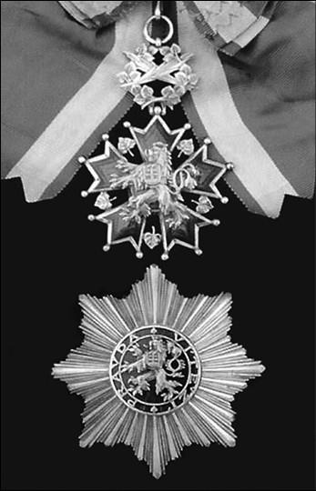 Иллюстрация к книге — 100 великих наград мира [i_082.jpg]