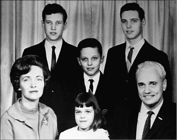 Иллюстрация к книге — Сто великих криминальных драм XX века [i_080.jpg]