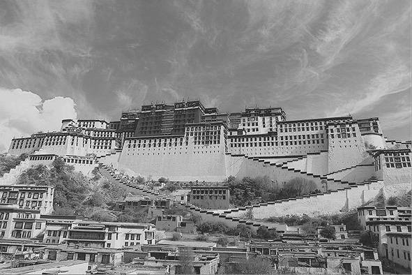 Иллюстрация к книге — 100 великих тайн Второй мировой [i_005.jpg]