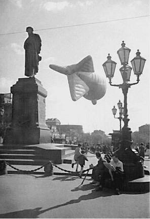 Иллюстрация к книге — 100 великих тайн Второй мировой [i_036.jpg]