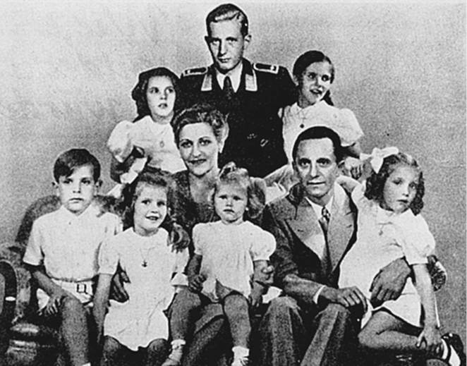 Иллюстрация к книге — 100 великих тайн Второй мировой [i_087.jpg]