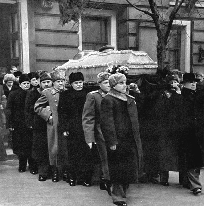 Иллюстрация к книге — 100 великих загадок современности [i_052.jpg]