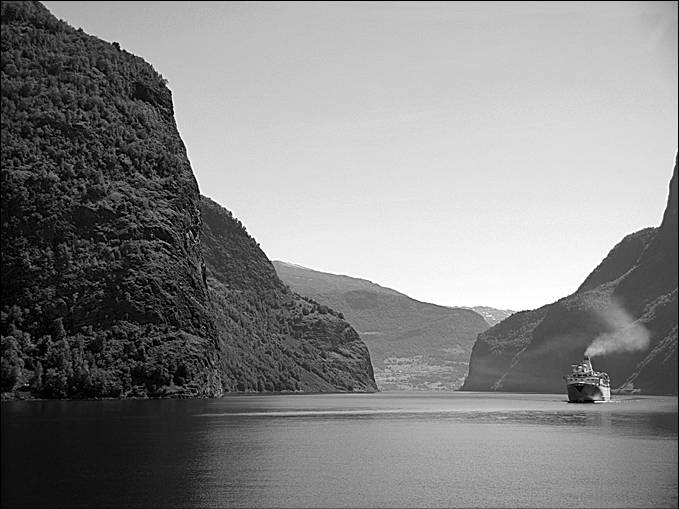 Иллюстрация к книге — 100 великих тайн океана [_11.jpg]