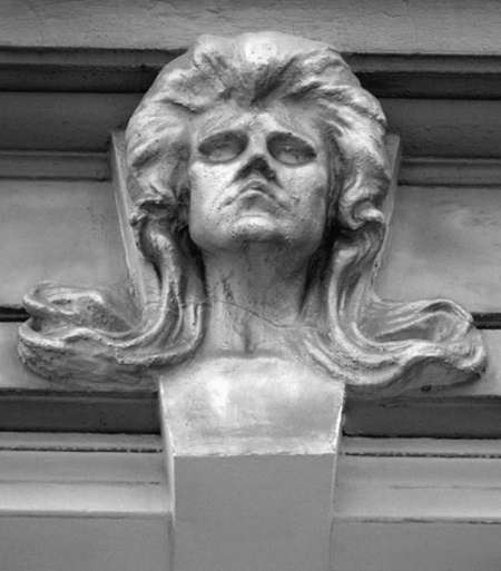 Иллюстрация к книге — Привидения русских усадеб. И не только… [i_020.jpg]