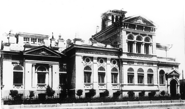 Иллюстрация к книге — Привидения русских усадеб. И не только… [i_080.jpg]