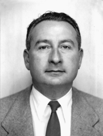 Иллюстрация к книге — 100 великих операций спецслужб [i_055.jpg]