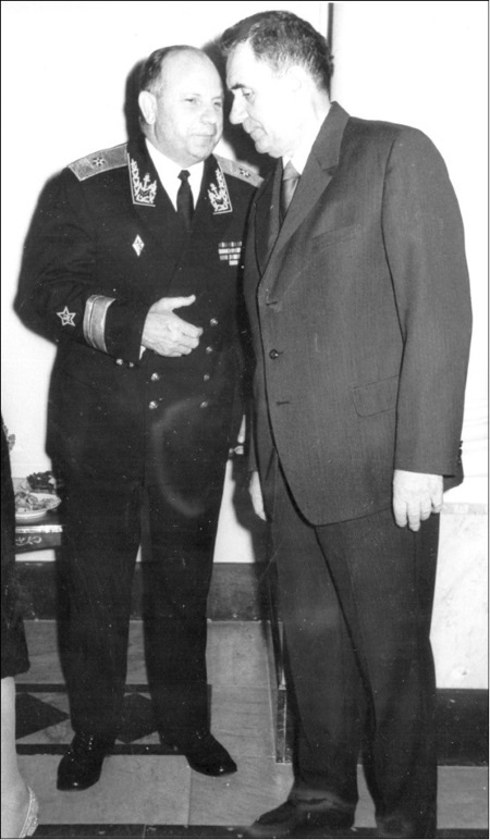 Иллюстрация к книге — Секретная миссия резидента «Патраса» [i_004.jpg]