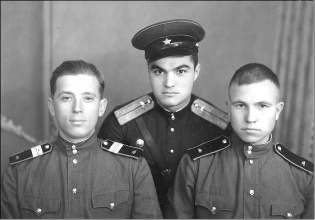 Иллюстрация к книге — Секретная миссия резидента «Патраса» [i_021.jpg]