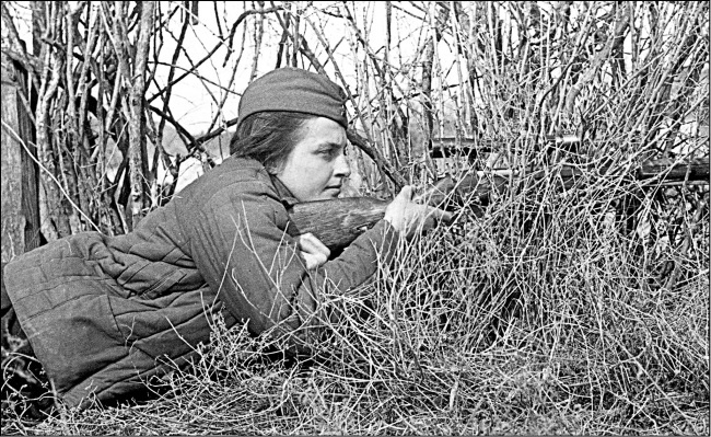 Иллюстрация к книге — Я – снайпер. В боях за Севастополь и Одессу [i_005.jpg]