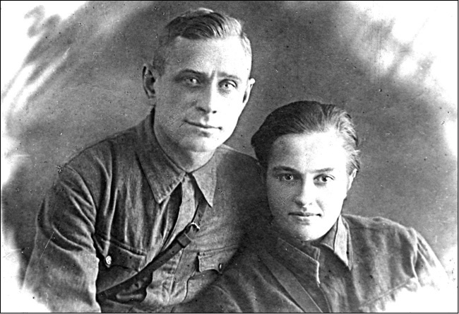 Иллюстрация к книге — Я – снайпер. В боях за Севастополь и Одессу [i_010.jpg]