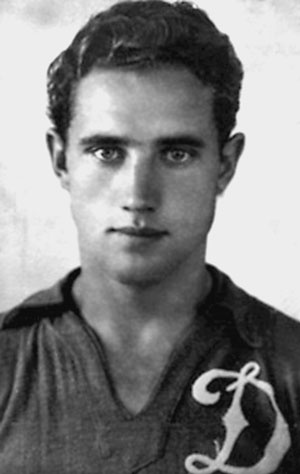 Иллюстрация к книге — 100 великих футбольных матчей [i_009.jpg]