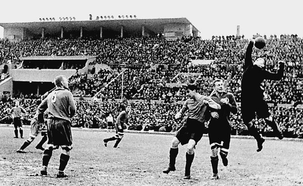 Иллюстрация к книге — 100 великих футбольных матчей [i_012.jpg]