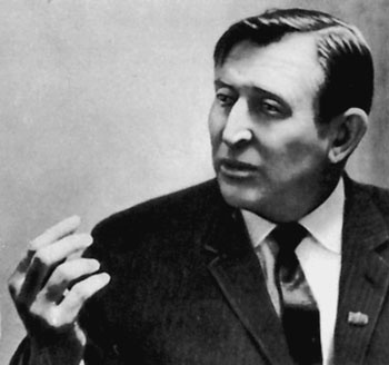 Иллюстрация к книге — 100 великих футбольных матчей [i_037.jpg]