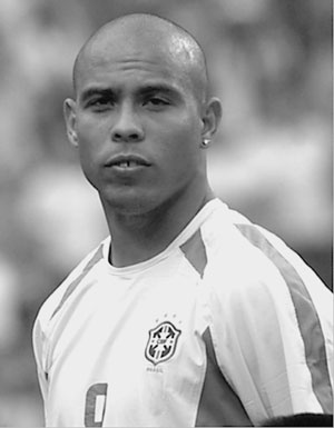 Иллюстрация к книге — 100 великих футбольных матчей [i_076.jpg]