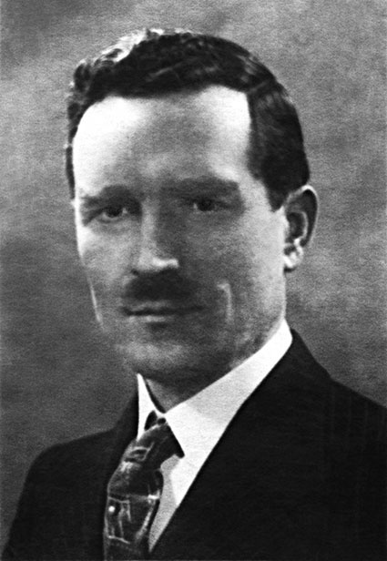 Иллюстрация к книге — «Нормандия». Гибель флагмана эпохи [i_008.jpg]