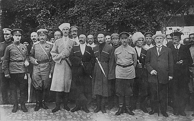 Иллюстрация к книге — Изгнанная армия. Полвека военной эмиграции. 1920-1970 гг. [i_002.jpg]