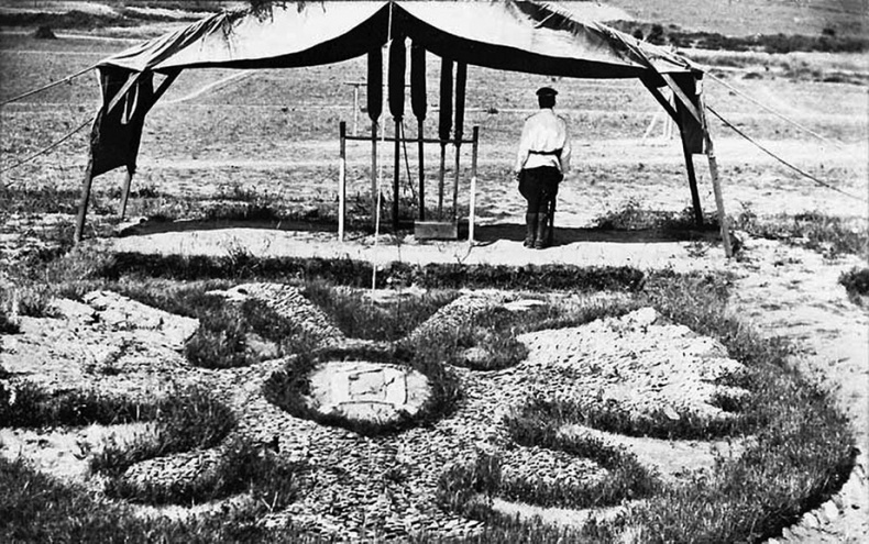 Иллюстрация к книге — Изгнанная армия. Полвека военной эмиграции. 1920-1970 гг. [i_007.jpg]