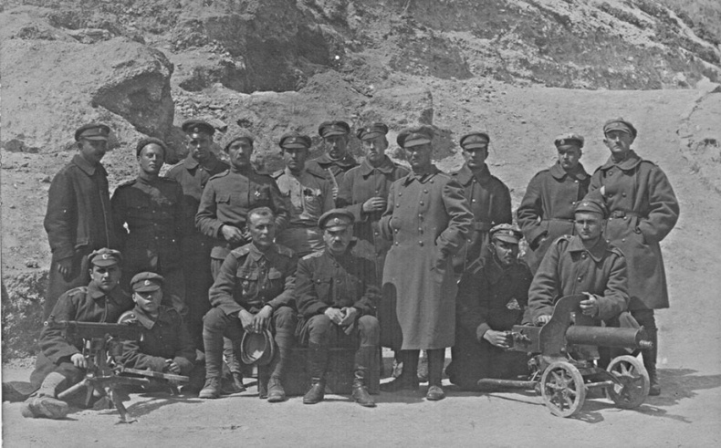 Иллюстрация к книге — Изгнанная армия. Полвека военной эмиграции. 1920-1970 гг. [i_011.jpg]