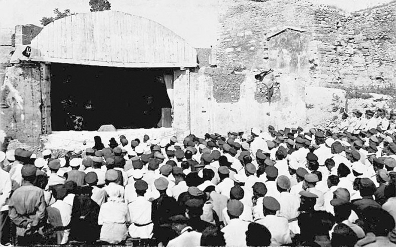 Иллюстрация к книге — Изгнанная армия. Полвека военной эмиграции. 1920-1970 гг. [i_014.jpg]