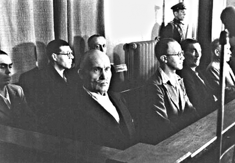 Иллюстрация к книге — Изгнанная армия. Полвека военной эмиграции. 1920-1970 гг. [i_030.jpg]