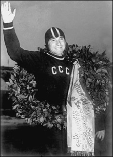 Иллюстрация к книге — 100 великих олимпийских чемпионов [i_037.jpg]